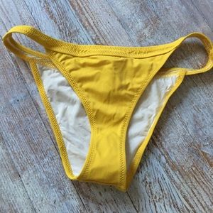 Solid & Striped cheeky swim bottom